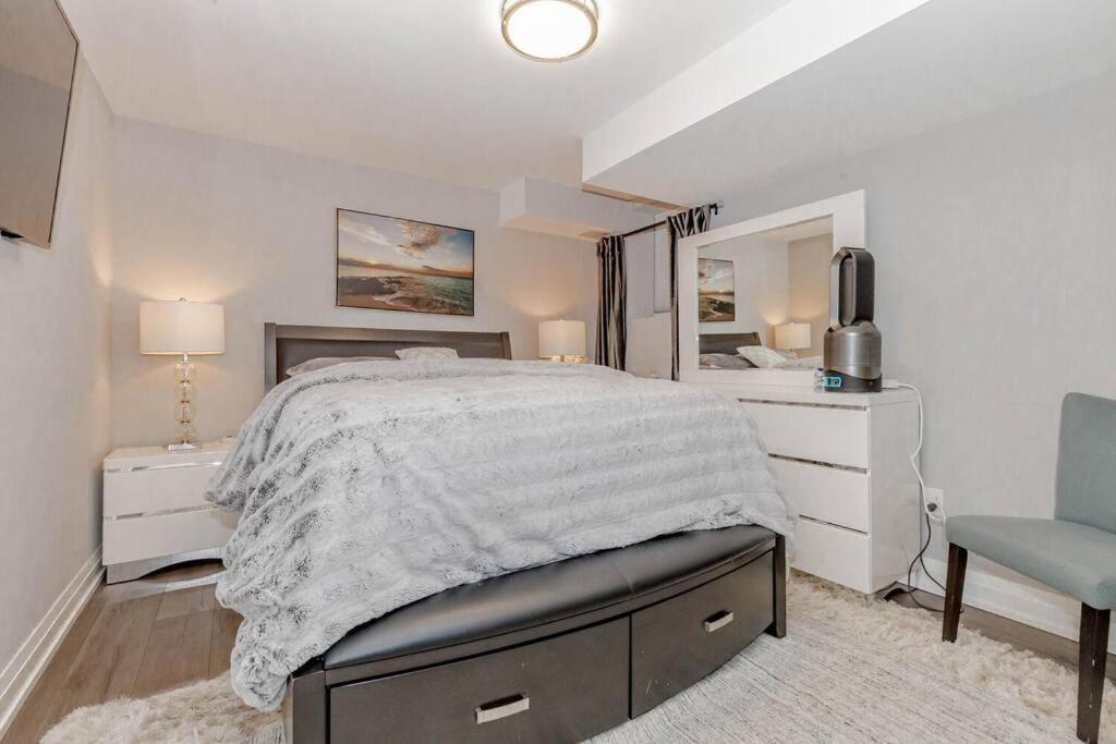 Luxury Basement Apartment In Oakville Exterior photo